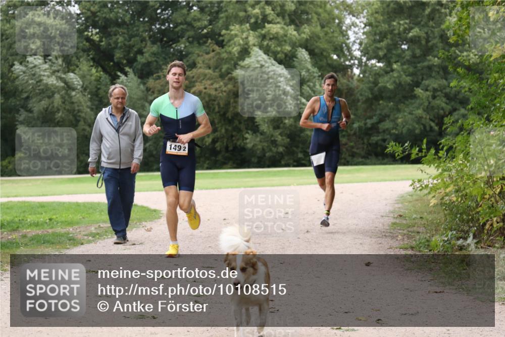 30.08.2026 - Elbe Triathlon Hamburg Antke Förster http://msf.ph/oto/10108515 30.08.2026 15:02:09 Laufen 1492 meine-sportfotos.de