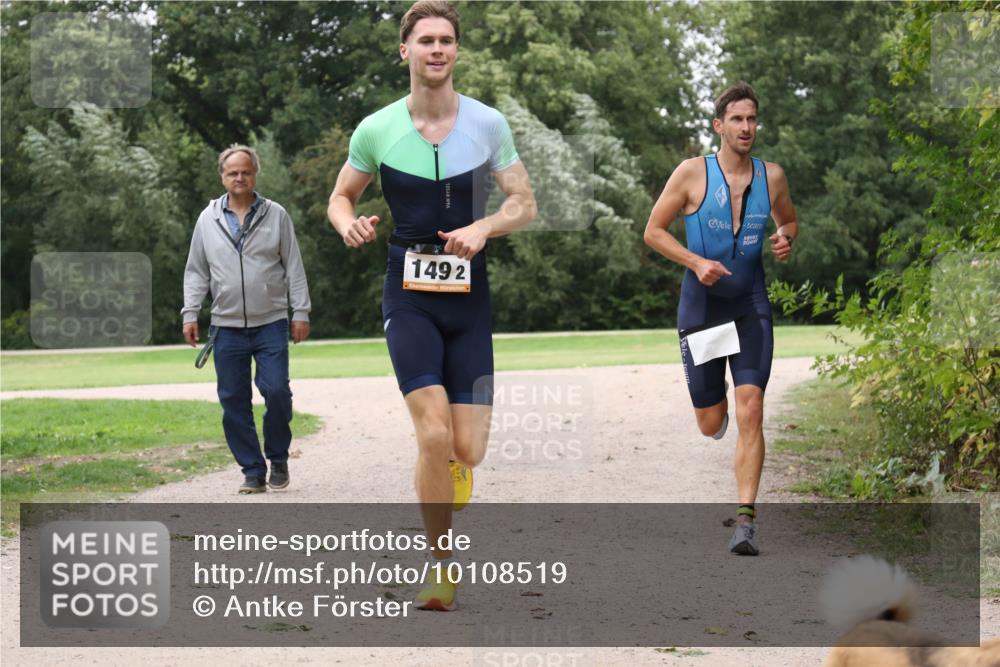 30.08.2026 - Elbe Triathlon Hamburg Antke Förster http://msf.ph/oto/10108519 30.08.2026 15:02:10 Laufen 1492 meine-sportfotos.de