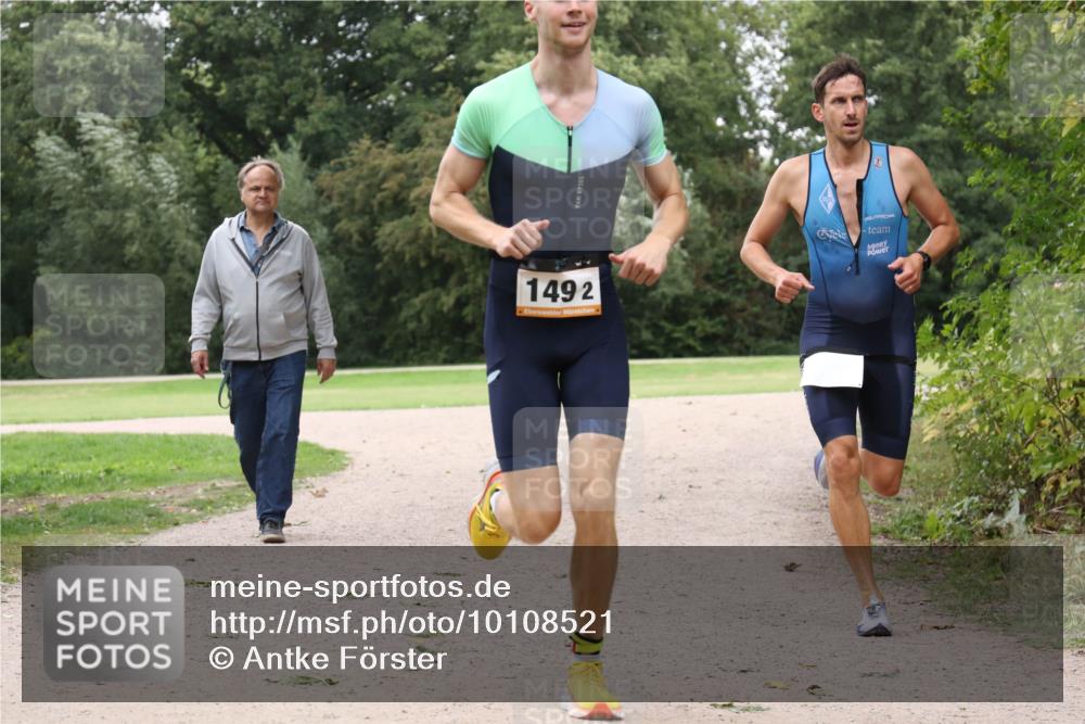 30.08.2026 - Elbe Triathlon Hamburg Antke Förster http://msf.ph/oto/10108521 30.08.2026 15:02:10 Laufen 1492 meine-sportfotos.de