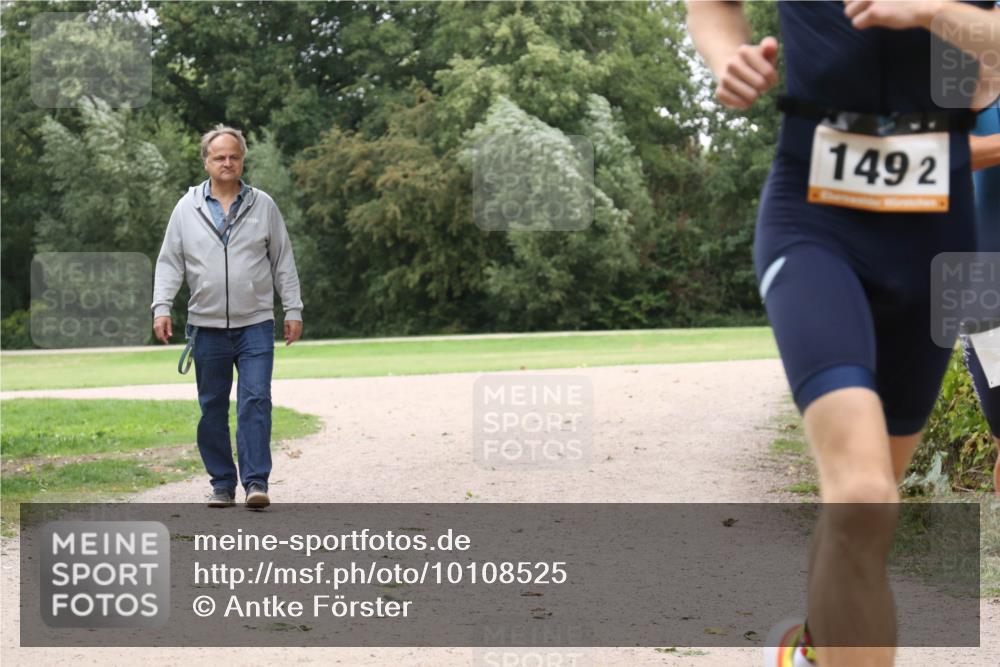 30.08.2026 - Elbe Triathlon Hamburg Antke Förster http://msf.ph/oto/10108525 30.08.2026 15:02:11 Laufen 1492 meine-sportfotos.de