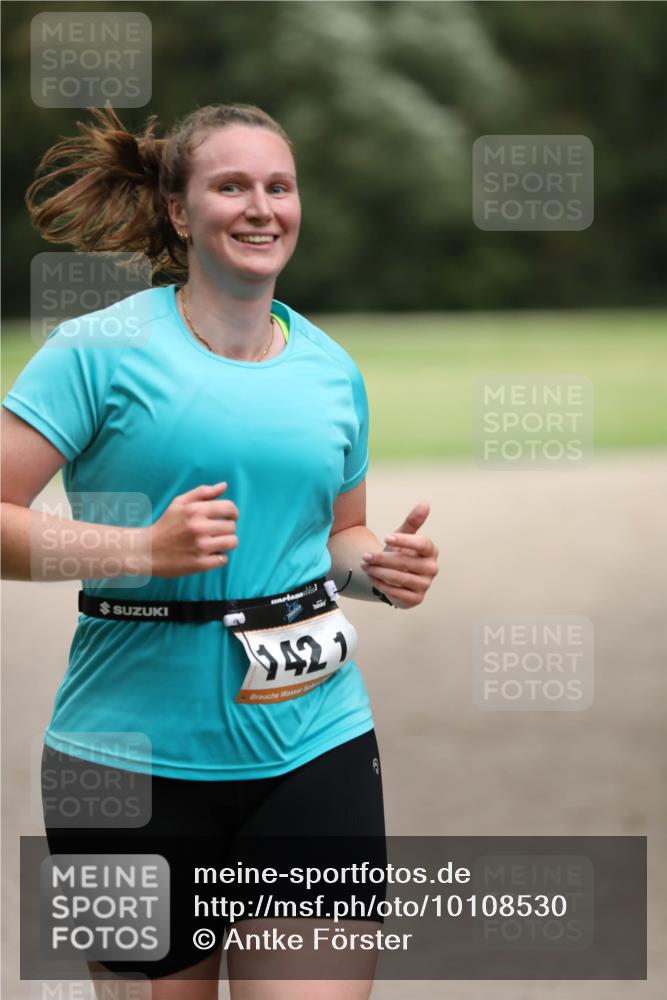 30.08.2026 - Elbe Triathlon Hamburg Antke Förster http://msf.ph/oto/10108530 30.08.2026 14:29:49 Laufen 1421 meine-sportfotos.de