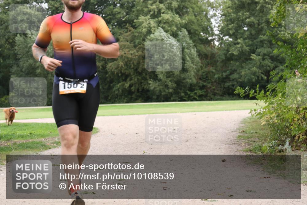 30.08.2026 - Elbe Triathlon Hamburg Antke Förster http://msf.ph/oto/10108539 30.08.2026 15:02:46 Laufen 1502 meine-sportfotos.de