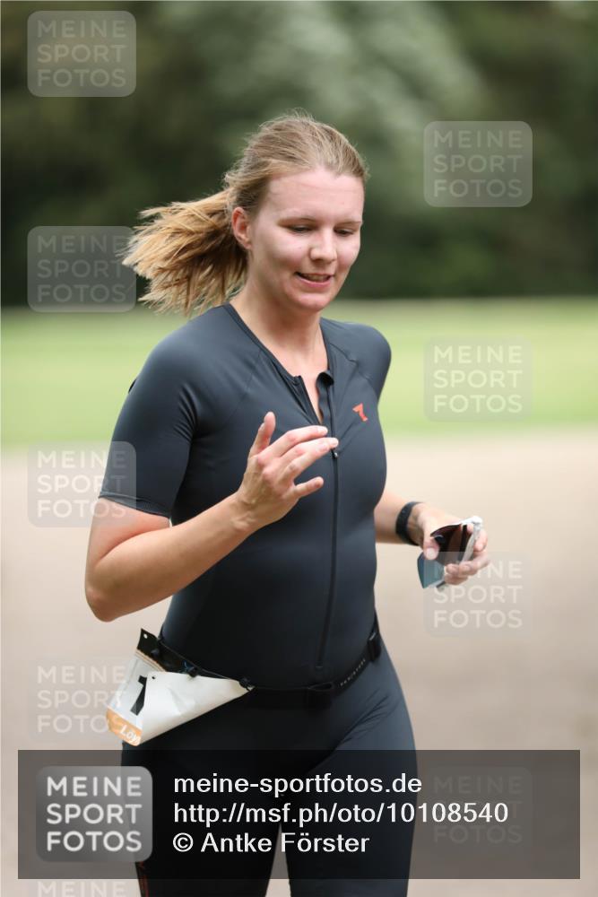 30.08.2026 - Elbe Triathlon Hamburg Antke Förster http://msf.ph/oto/10108540 30.08.2026 14:30:02 Laufen  meine-sportfotos.de