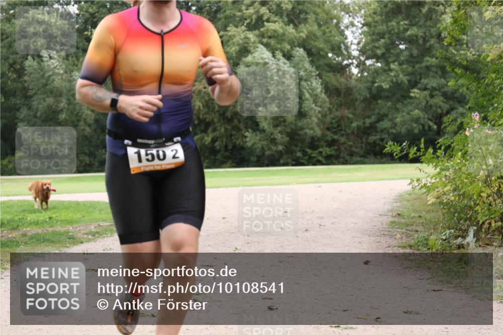 30.08.2026 - Elbe Triathlon Hamburg Antke Förster http://msf.ph/oto/10108541 30.08.2026 15:02:46 Laufen 1502 meine-sportfotos.de