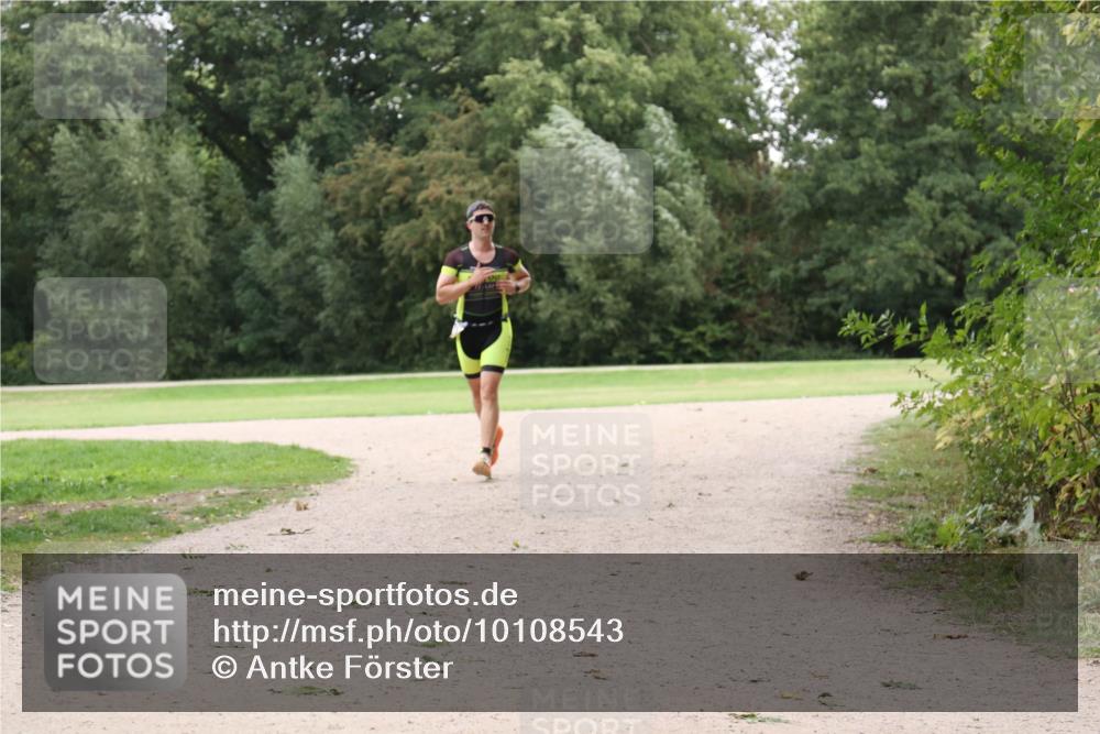 30.08.2026 - Elbe Triathlon Hamburg Antke Förster http://msf.ph/oto/10108543 30.08.2026 15:02:53 Laufen  meine-sportfotos.de