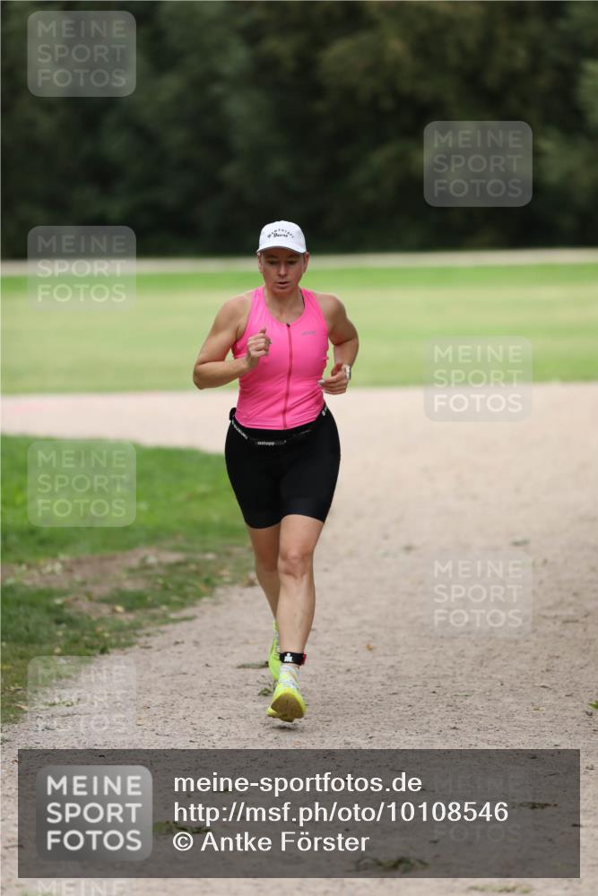 30.08.2026 - Elbe Triathlon Hamburg Antke Förster http://msf.ph/oto/10108546 30.08.2026 14:30:13 Laufen  meine-sportfotos.de