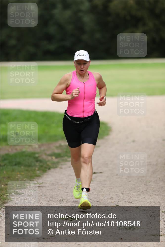 30.08.2026 - Elbe Triathlon Hamburg Antke Förster http://msf.ph/oto/10108548 30.08.2026 14:30:14 Laufen  meine-sportfotos.de