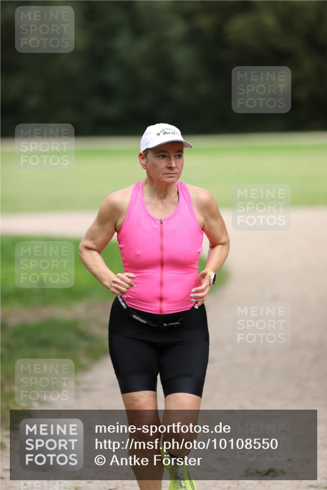 30.08.2026 - Elbe Triathlon Hamburg Antke Förster http://msf.ph/oto/10108550 30.08.2026 14:30:16 Laufen  meine-sportfotos.de