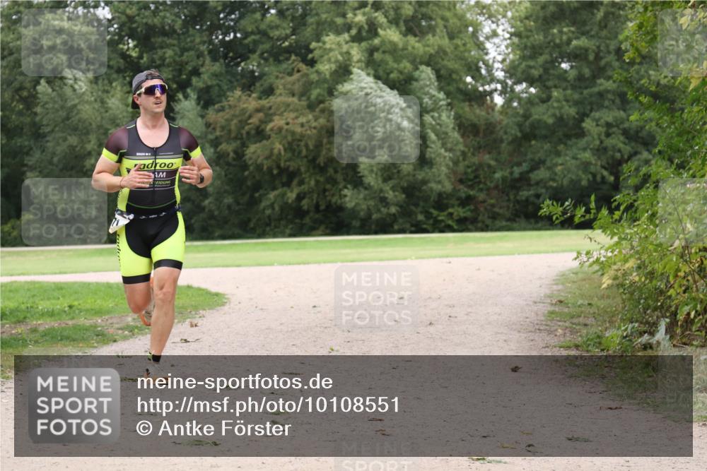 30.08.2026 - Elbe Triathlon Hamburg Antke Förster http://msf.ph/oto/10108551 30.08.2026 15:02:57 Laufen  meine-sportfotos.de