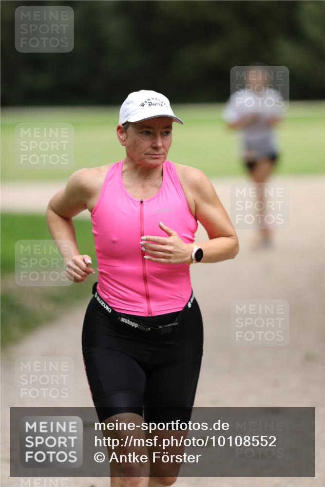 30.08.2026 - Elbe Triathlon Hamburg Antke Förster http://msf.ph/oto/10108552 30.08.2026 14:30:16 Laufen  meine-sportfotos.de