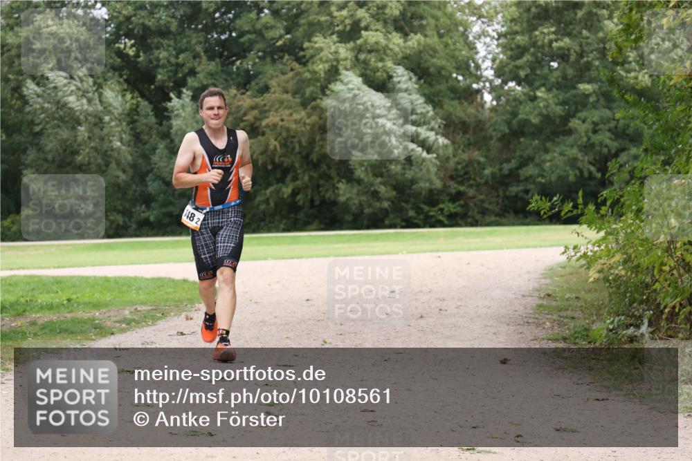 30.08.2026 - Elbe Triathlon Hamburg Antke Förster http://msf.ph/oto/10108561 30.08.2026 15:03:41 Laufen 148, 2 meine-sportfotos.de