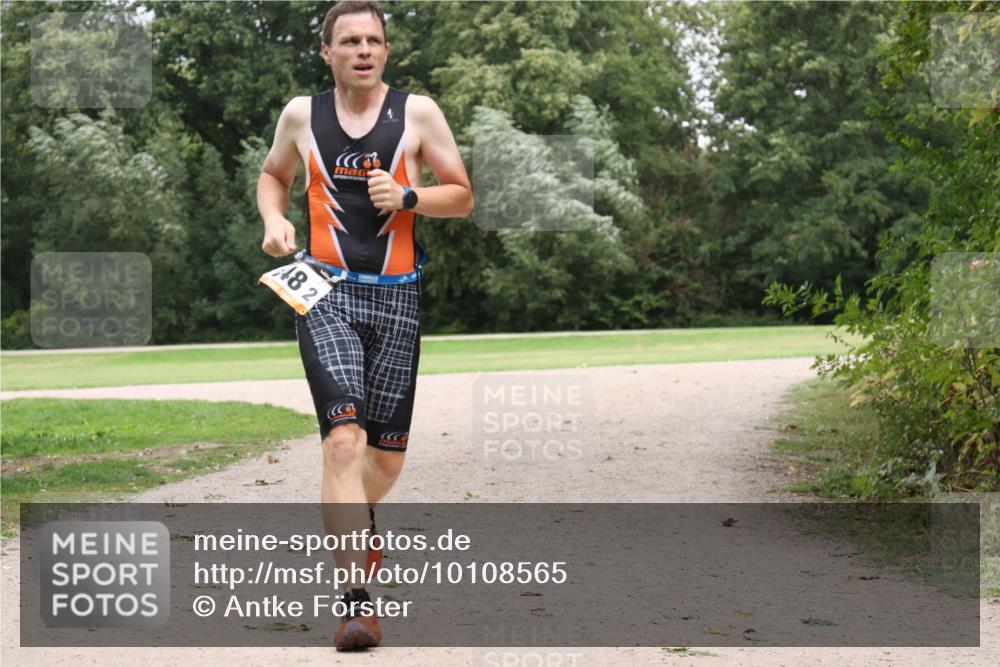 30.08.2026 - Elbe Triathlon Hamburg Antke Förster http://msf.ph/oto/10108565 30.08.2026 15:03:43 Laufen 48, 2 meine-sportfotos.de