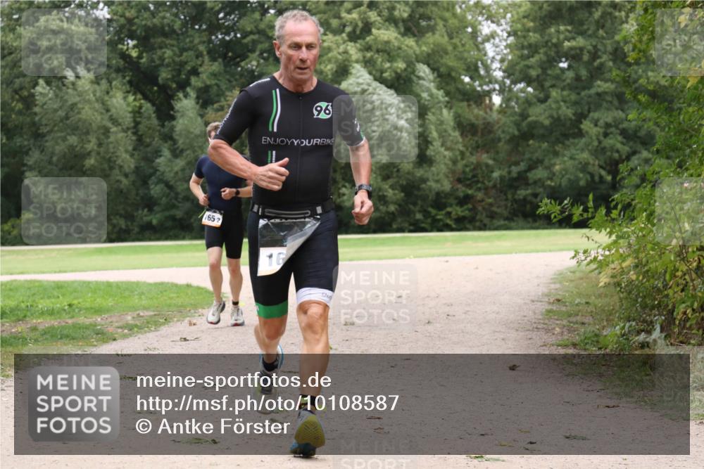 30.08.2026 - Elbe Triathlon Hamburg Antke Förster http://msf.ph/oto/10108587 30.08.2026 15:04:04 Laufen 1652, 96, 16 meine-sportfotos.de