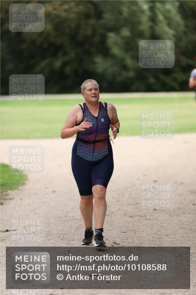 30.08.2026 - Elbe Triathlon Hamburg Antke Förster http://msf.ph/oto/10108588 30.08.2026 14:30:50 Laufen  meine-sportfotos.de