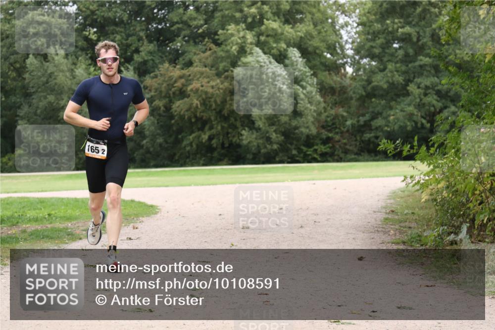 30.08.2026 - Elbe Triathlon Hamburg Antke Förster http://msf.ph/oto/10108591 30.08.2026 15:04:06 Laufen 165, 2 meine-sportfotos.de