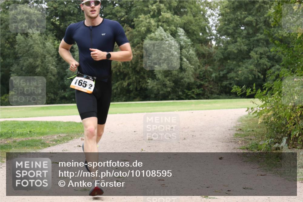 30.08.2026 - Elbe Triathlon Hamburg Antke Förster http://msf.ph/oto/10108595 30.08.2026 15:04:07 Laufen 165, 2 meine-sportfotos.de