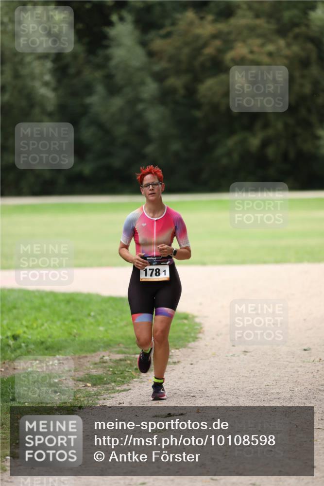 30.08.2026 - Elbe Triathlon Hamburg Antke Förster http://msf.ph/oto/10108598 30.08.2026 14:30:55 Laufen 178, 1 meine-sportfotos.de
