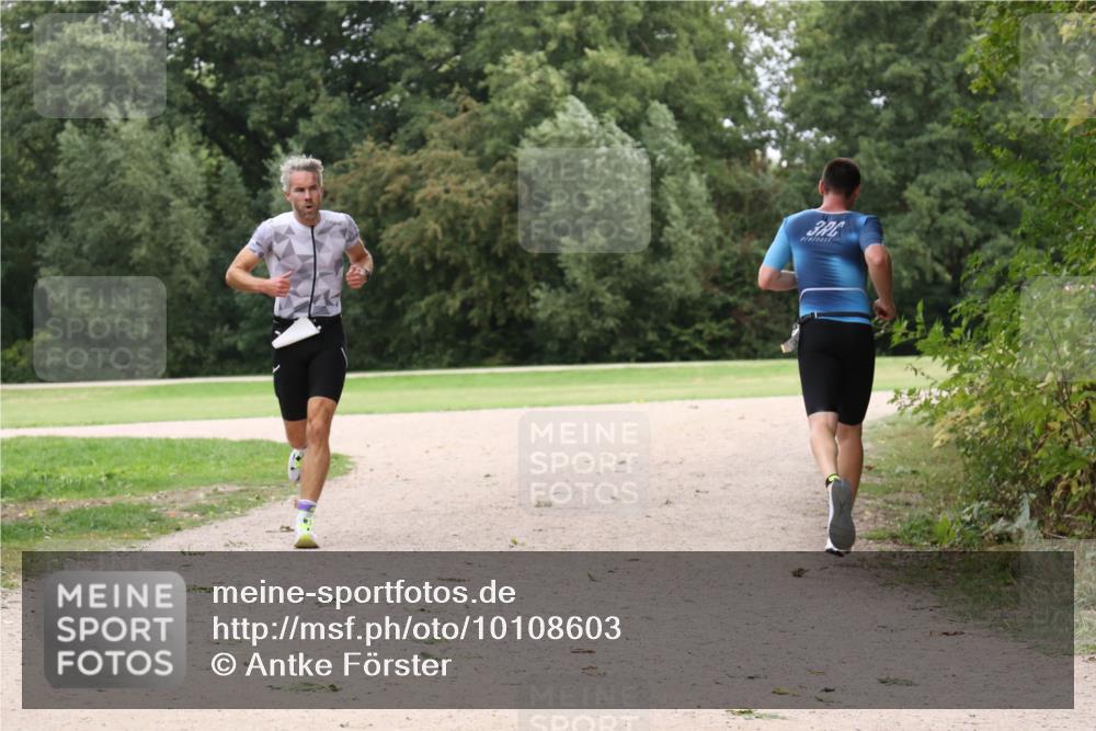 30.08.2026 - Elbe Triathlon Hamburg Antke Förster http://msf.ph/oto/10108603 30.08.2026 15:04:28 Laufen 3 meine-sportfotos.de