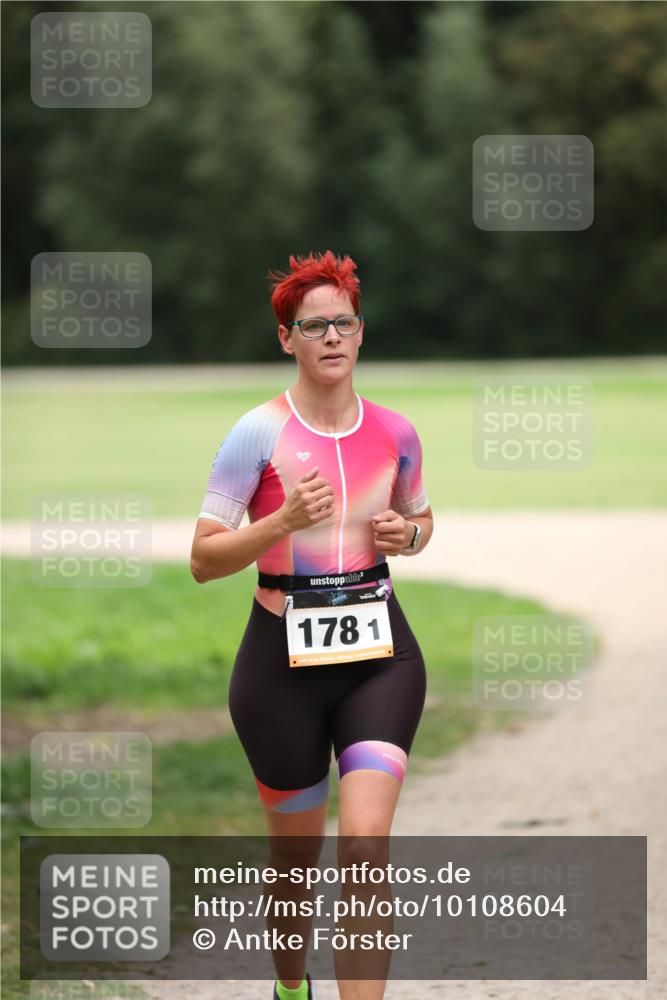 30.08.2026 - Elbe Triathlon Hamburg Antke Förster http://msf.ph/oto/10108604 30.08.2026 14:30:58 Laufen 1781 meine-sportfotos.de