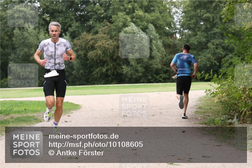 30.08.2026 - Elbe Triathlon Hamburg Antke Förster http://msf.ph/oto/10108605 30.08.2026 15:04:29 Laufen 3 meine-sportfotos.de