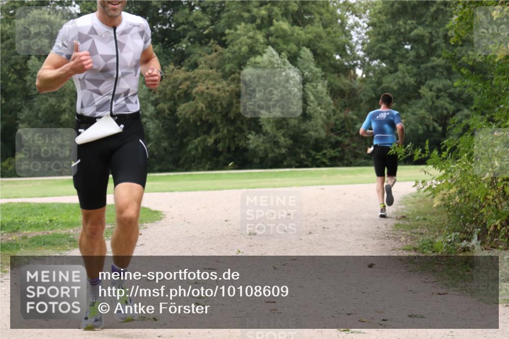 30.08.2026 - Elbe Triathlon Hamburg Antke Förster http://msf.ph/oto/10108609 30.08.2026 15:04:30 Laufen  meine-sportfotos.de