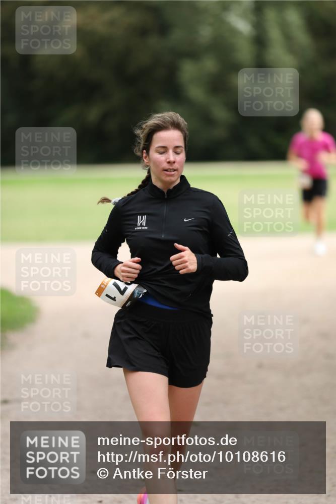 30.08.2026 - Elbe Triathlon Hamburg Antke Förster http://msf.ph/oto/10108616 30.08.2026 14:31:03 Laufen 71, 6 meine-sportfotos.de