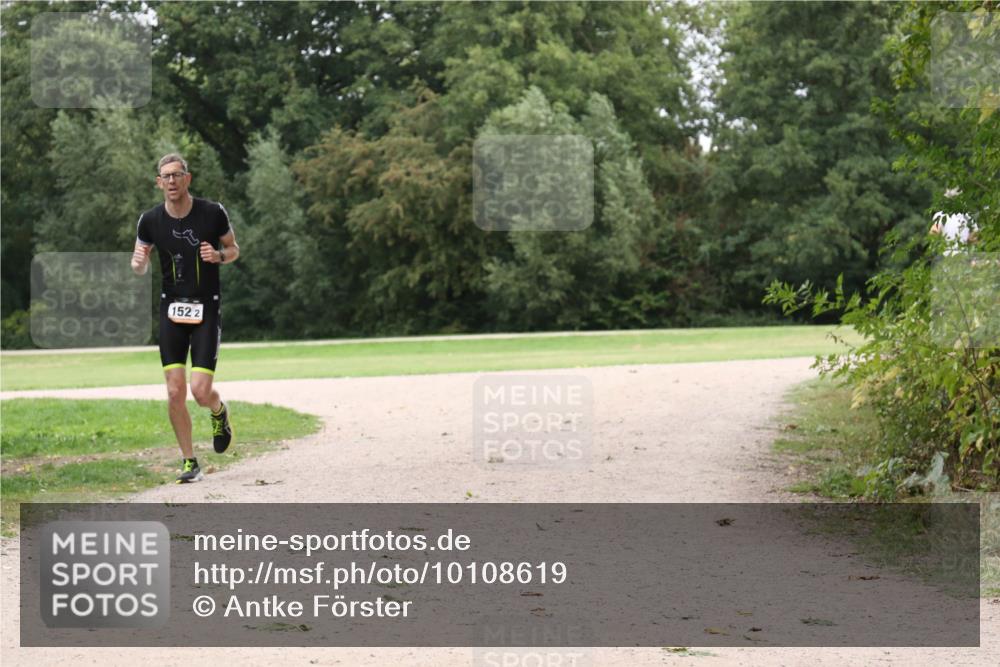 30.08.2026 - Elbe Triathlon Hamburg Antke Förster http://msf.ph/oto/10108619 30.08.2026 15:04:52 Laufen 152, 2 meine-sportfotos.de