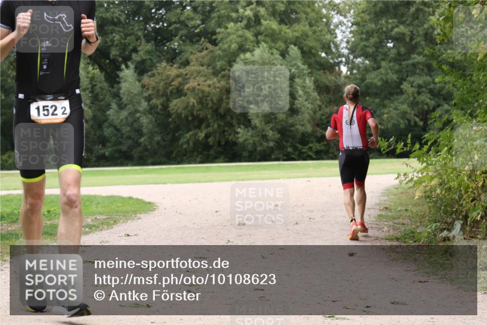 30.08.2026 - Elbe Triathlon Hamburg Antke Förster http://msf.ph/oto/10108623 30.08.2026 15:04:55 Laufen 1522 meine-sportfotos.de