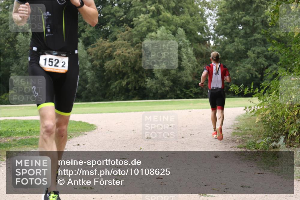 30.08.2026 - Elbe Triathlon Hamburg Antke Förster http://msf.ph/oto/10108625 30.08.2026 15:04:55 Laufen 1522 meine-sportfotos.de