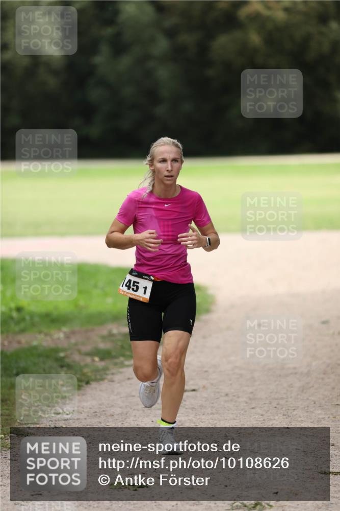 30.08.2026 - Elbe Triathlon Hamburg Antke Förster http://msf.ph/oto/10108626 30.08.2026 14:31:09 Laufen 1451 meine-sportfotos.de