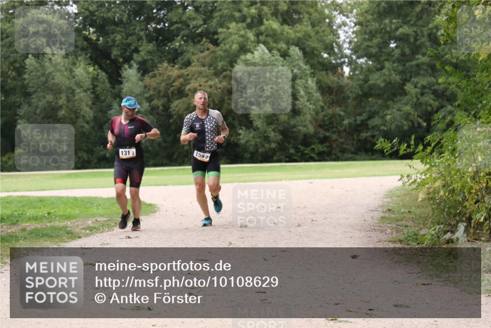 30.08.2026 - Elbe Triathlon Hamburg Antke Förster http://msf.ph/oto/10108629 30.08.2026 15:05:25 Laufen 1592, 131, 2 meine-sportfotos.de