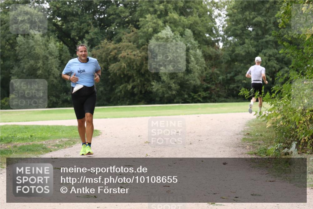30.08.2026 - Elbe Triathlon Hamburg Antke Förster http://msf.ph/oto/10108655 30.08.2026 15:06:46 Laufen  meine-sportfotos.de