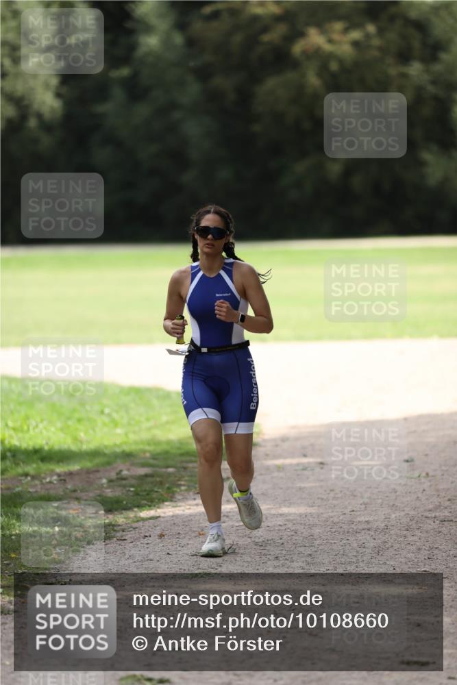 30.08.2026 - Elbe Triathlon Hamburg Antke Förster http://msf.ph/oto/10108660 30.08.2026 14:32:39 Laufen  meine-sportfotos.de