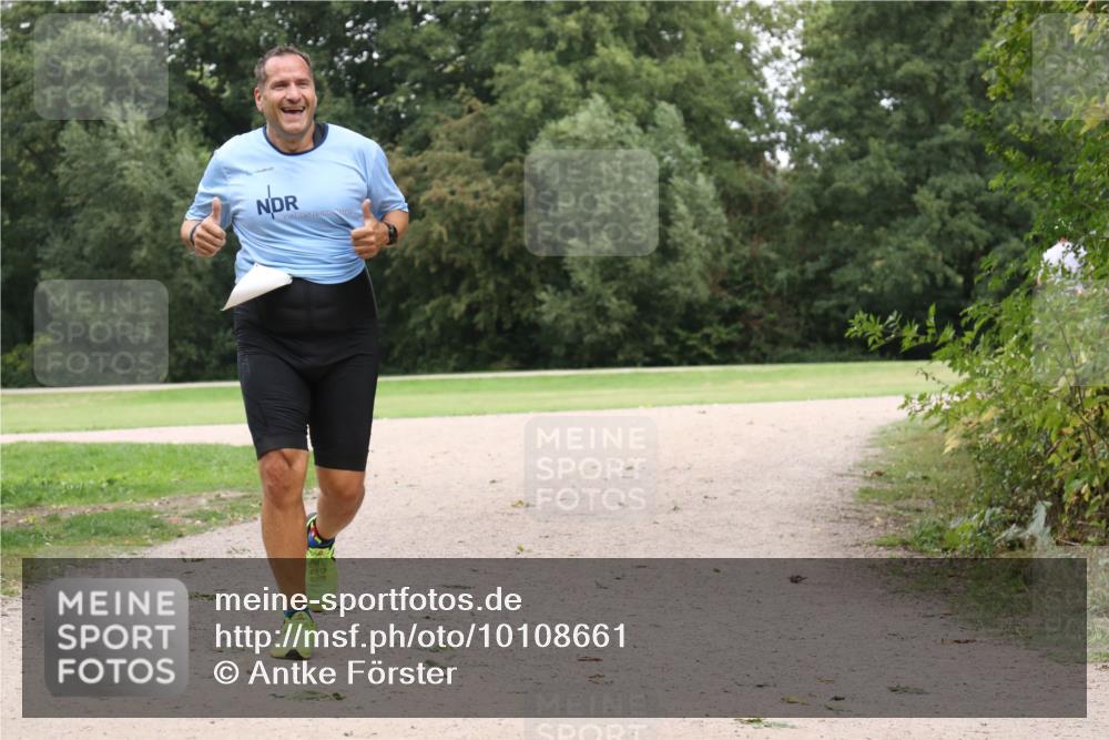 30.08.2026 - Elbe Triathlon Hamburg Antke Förster http://msf.ph/oto/10108661 30.08.2026 15:06:47 Laufen  meine-sportfotos.de