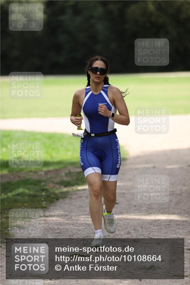 30.08.2026 - Elbe Triathlon Hamburg Antke Förster http://msf.ph/oto/10108664 30.08.2026 14:32:40 Laufen  meine-sportfotos.de