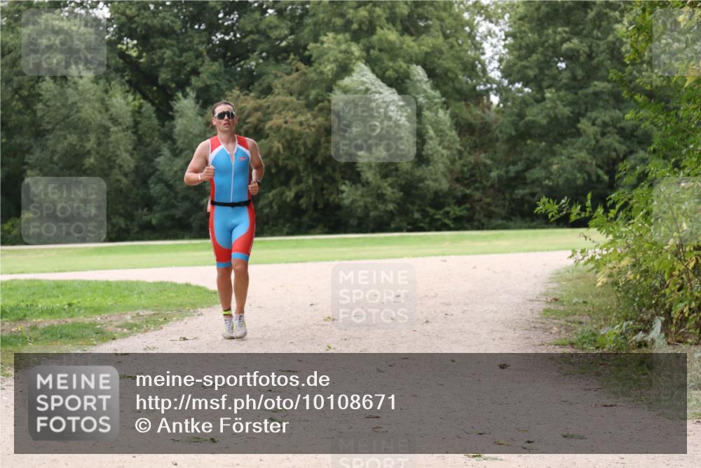 30.08.2026 - Elbe Triathlon Hamburg Antke Förster http://msf.ph/oto/10108671 30.08.2026 15:07:08 Laufen  meine-sportfotos.de