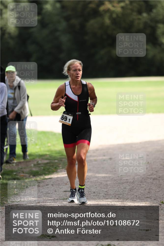 30.08.2026 - Elbe Triathlon Hamburg Antke Förster http://msf.ph/oto/10108672 30.08.2026 14:32:54 Laufen 691 meine-sportfotos.de