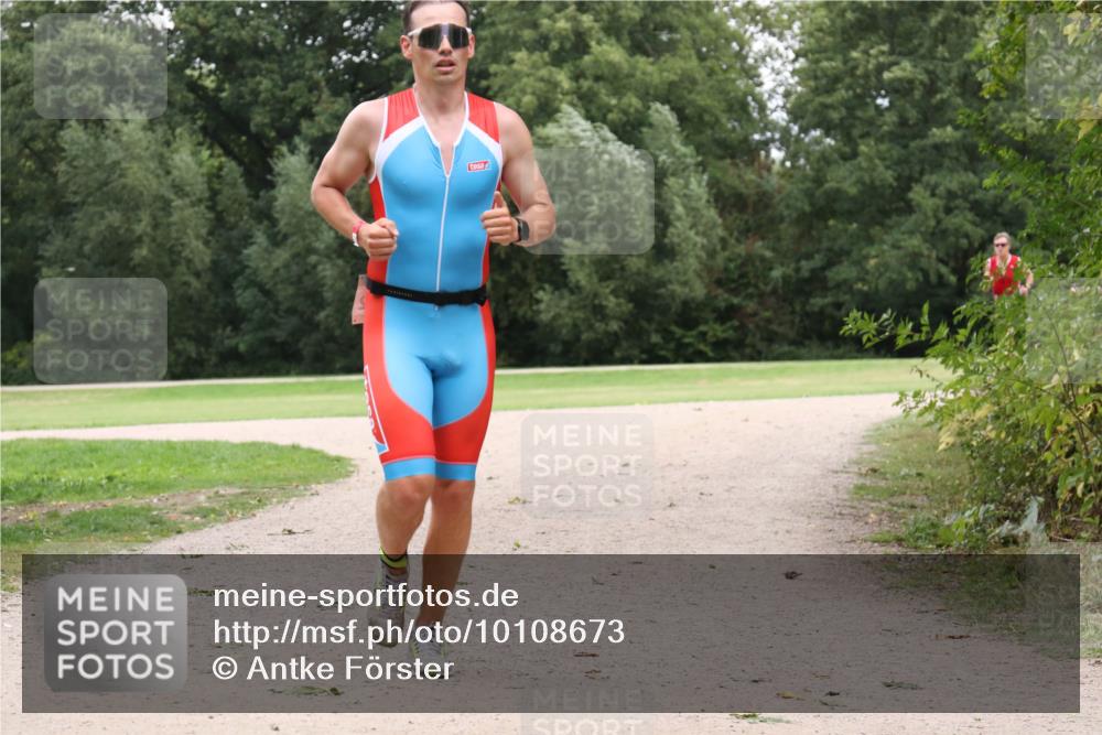 30.08.2026 - Elbe Triathlon Hamburg Antke Förster http://msf.ph/oto/10108673 30.08.2026 15:07:10 Laufen  meine-sportfotos.de