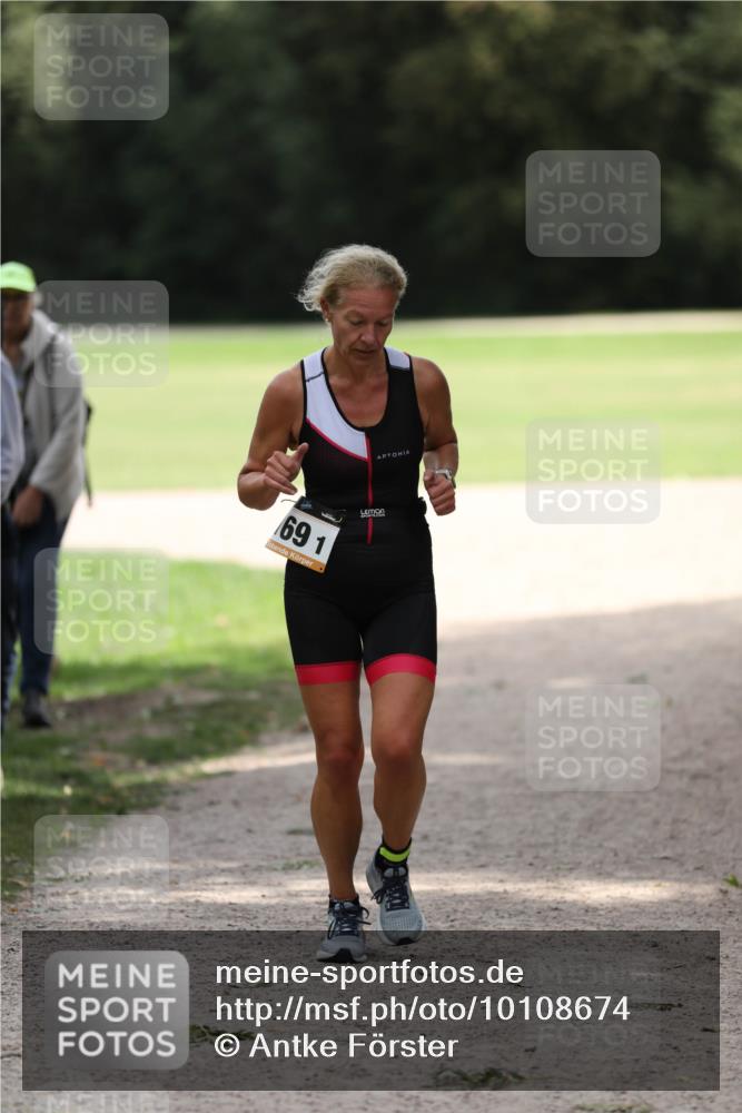 30.08.2026 - Elbe Triathlon Hamburg Antke Förster http://msf.ph/oto/10108674 30.08.2026 14:32:54 Laufen 69, 1 meine-sportfotos.de