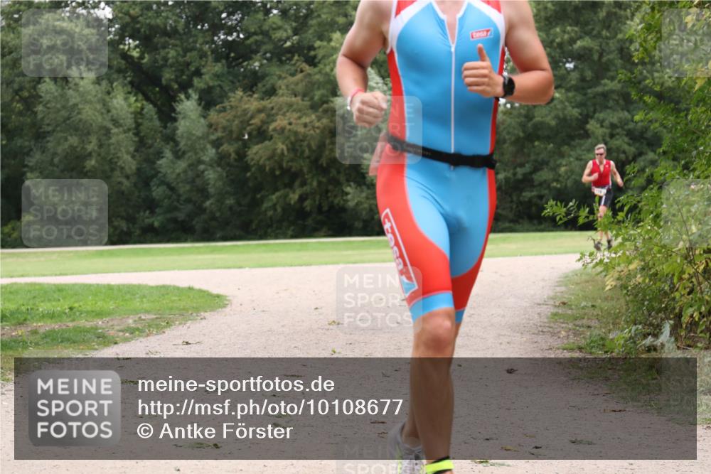 30.08.2026 - Elbe Triathlon Hamburg Antke Förster http://msf.ph/oto/10108677 30.08.2026 15:07:11 Laufen  meine-sportfotos.de