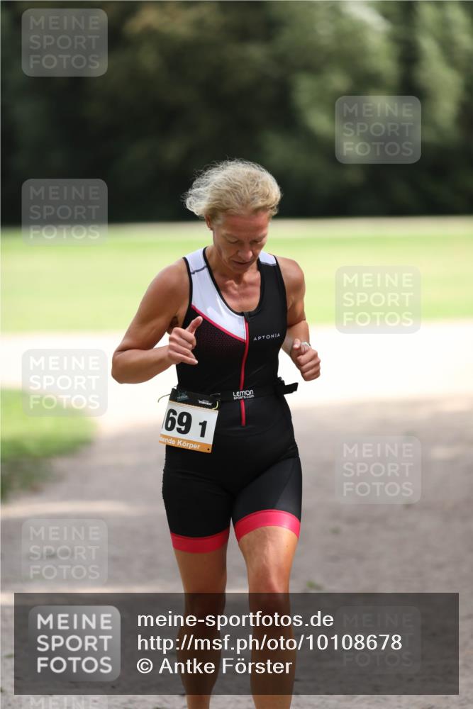 30.08.2026 - Elbe Triathlon Hamburg Antke Förster http://msf.ph/oto/10108678 30.08.2026 14:32:56 Laufen 691 meine-sportfotos.de