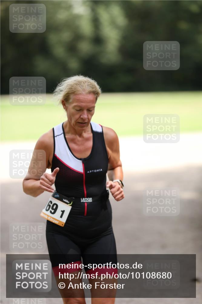 30.08.2026 - Elbe Triathlon Hamburg Antke Förster http://msf.ph/oto/10108680 30.08.2026 14:32:56 Laufen 691 meine-sportfotos.de