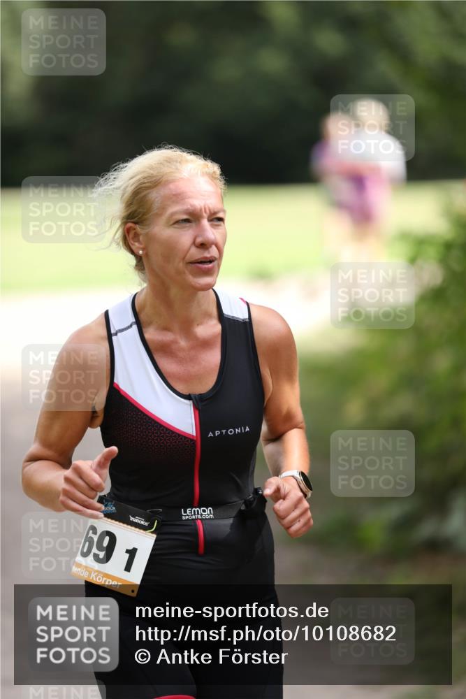 30.08.2026 - Elbe Triathlon Hamburg Antke Förster http://msf.ph/oto/10108682 30.08.2026 14:32:57 Laufen 691 meine-sportfotos.de