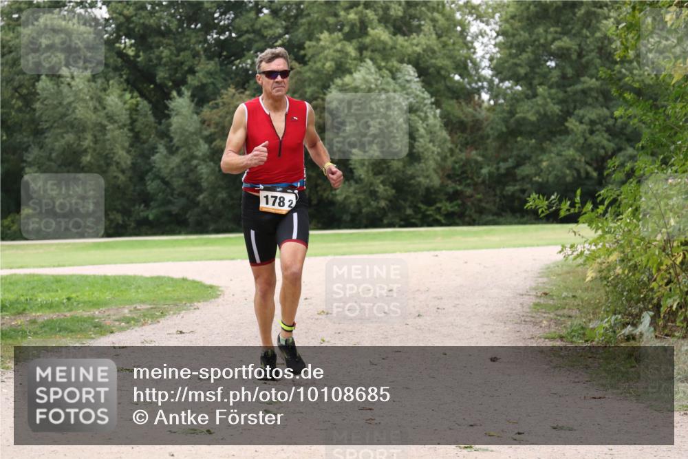 30.08.2026 - Elbe Triathlon Hamburg Antke Förster http://msf.ph/oto/10108685 30.08.2026 15:07:18 Laufen 178, 2 meine-sportfotos.de