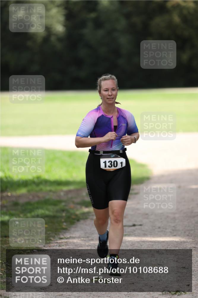 30.08.2026 - Elbe Triathlon Hamburg Antke Förster http://msf.ph/oto/10108688 30.08.2026 14:33:08 Laufen 1301 meine-sportfotos.de