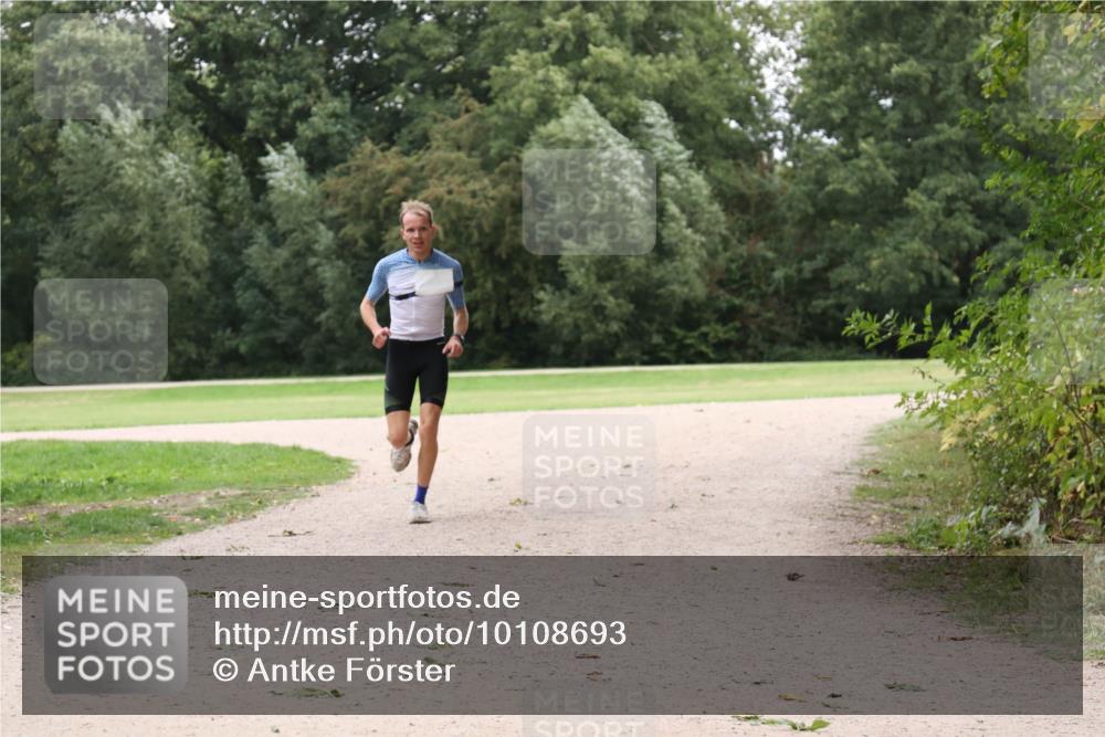 30.08.2026 - Elbe Triathlon Hamburg Antke Förster http://msf.ph/oto/10108693 30.08.2026 15:07:31 Laufen  meine-sportfotos.de