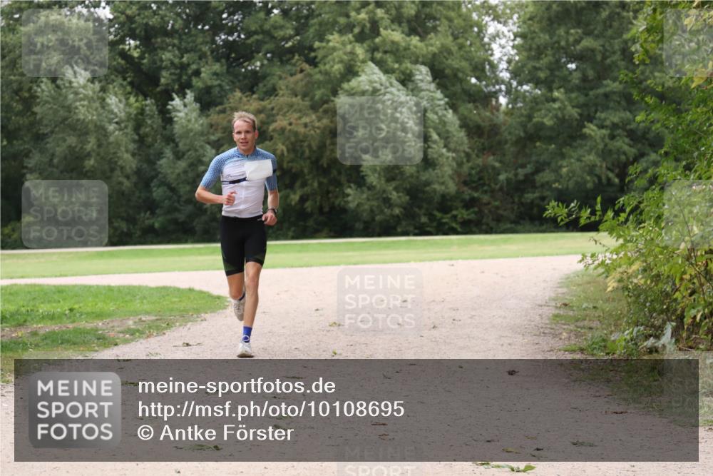 30.08.2026 - Elbe Triathlon Hamburg Antke Förster http://msf.ph/oto/10108695 30.08.2026 15:07:32 Laufen  meine-sportfotos.de