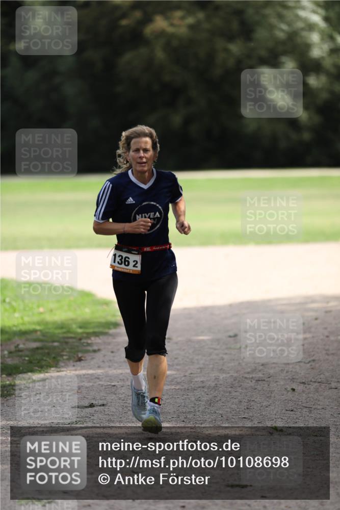 30.08.2026 - Elbe Triathlon Hamburg Antke Förster http://msf.ph/oto/10108698 30.08.2026 14:33:43 Laufen 136, 2 meine-sportfotos.de