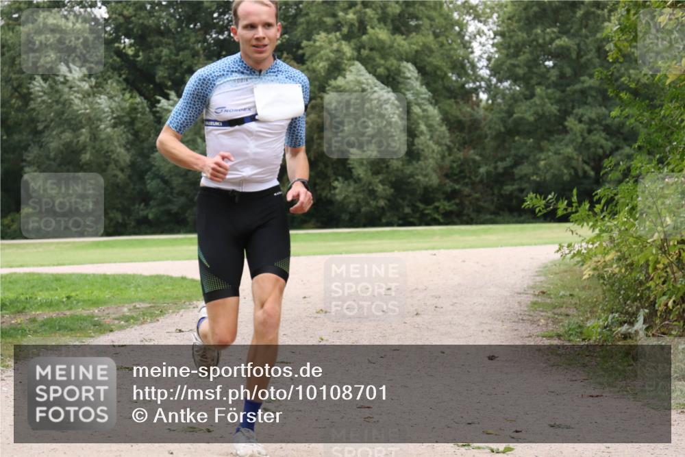 30.08.2026 - Elbe Triathlon Hamburg Antke Förster http://msf.ph/oto/10108701 30.08.2026 15:07:34 Laufen  meine-sportfotos.de