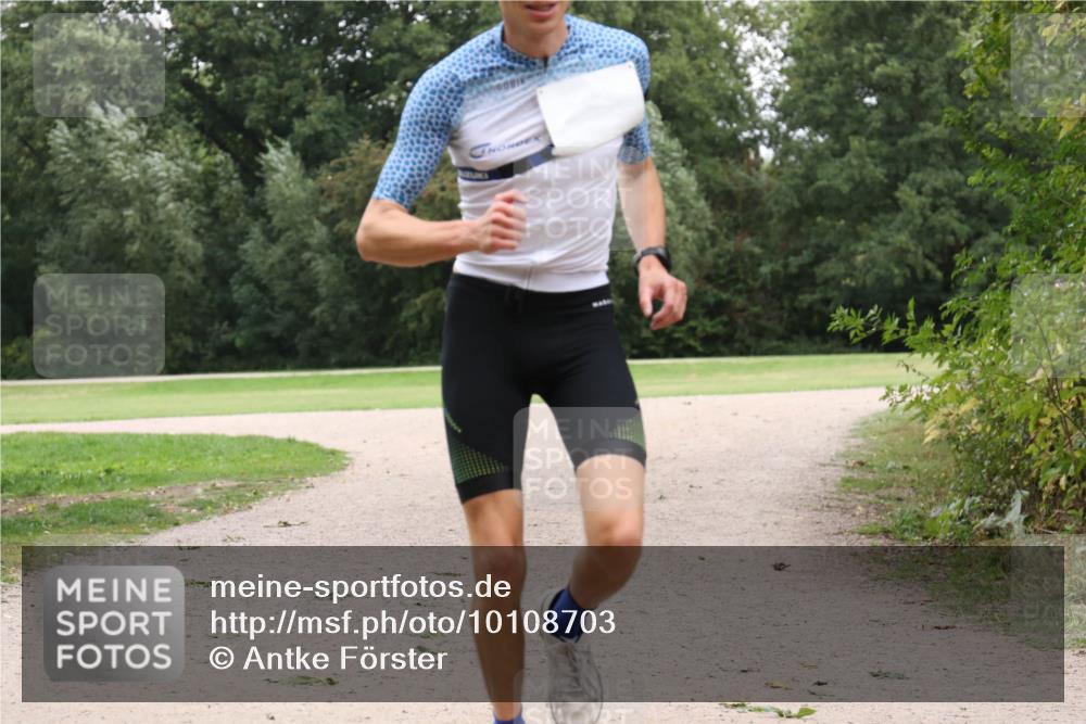 30.08.2026 - Elbe Triathlon Hamburg Antke Förster http://msf.ph/oto/10108703 30.08.2026 15:07:34 Laufen  meine-sportfotos.de